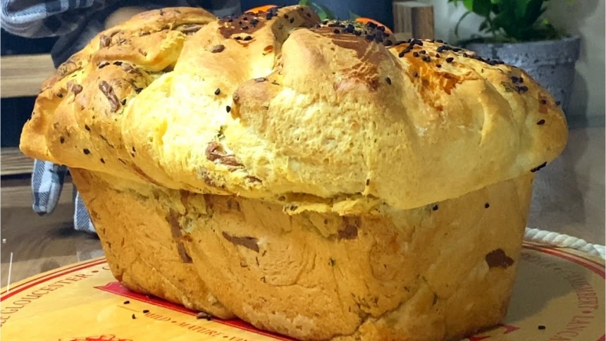 Delicious Herbs and Cheese Bread