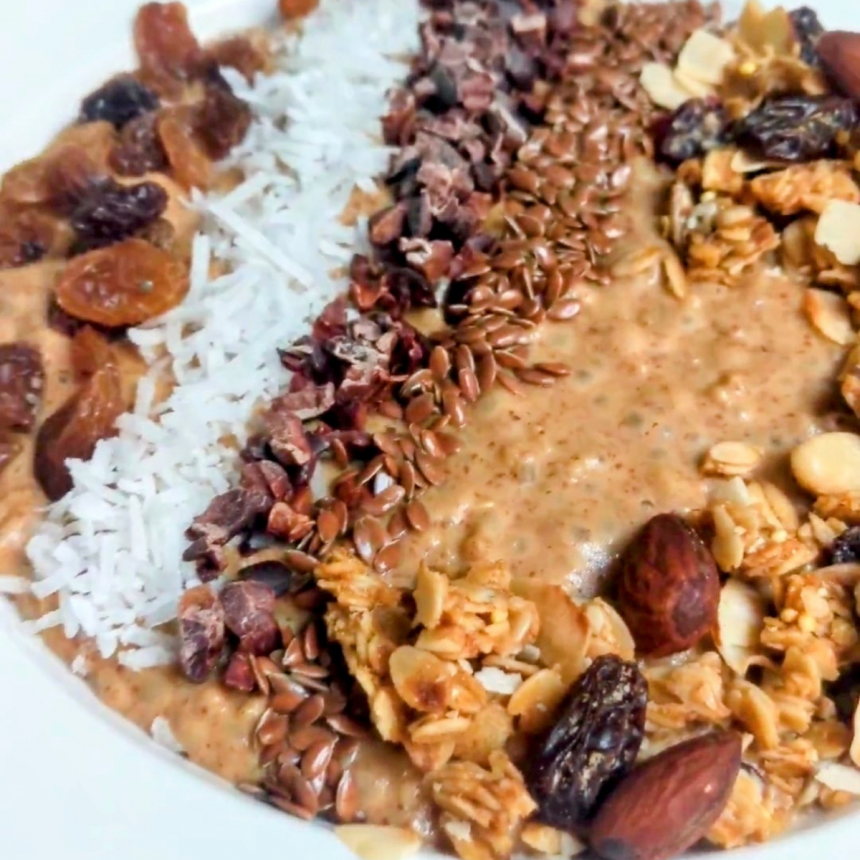 The Healthiest Peanut Butter Oatmeal to...