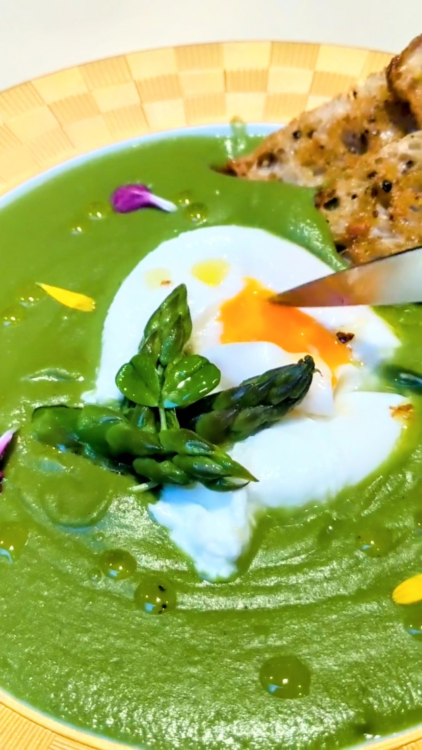 The Best Green Pea and Asparagus Soup wi...