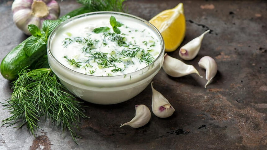How to Make Tzatziki Sauce at Home: A Step-by-Step Guide