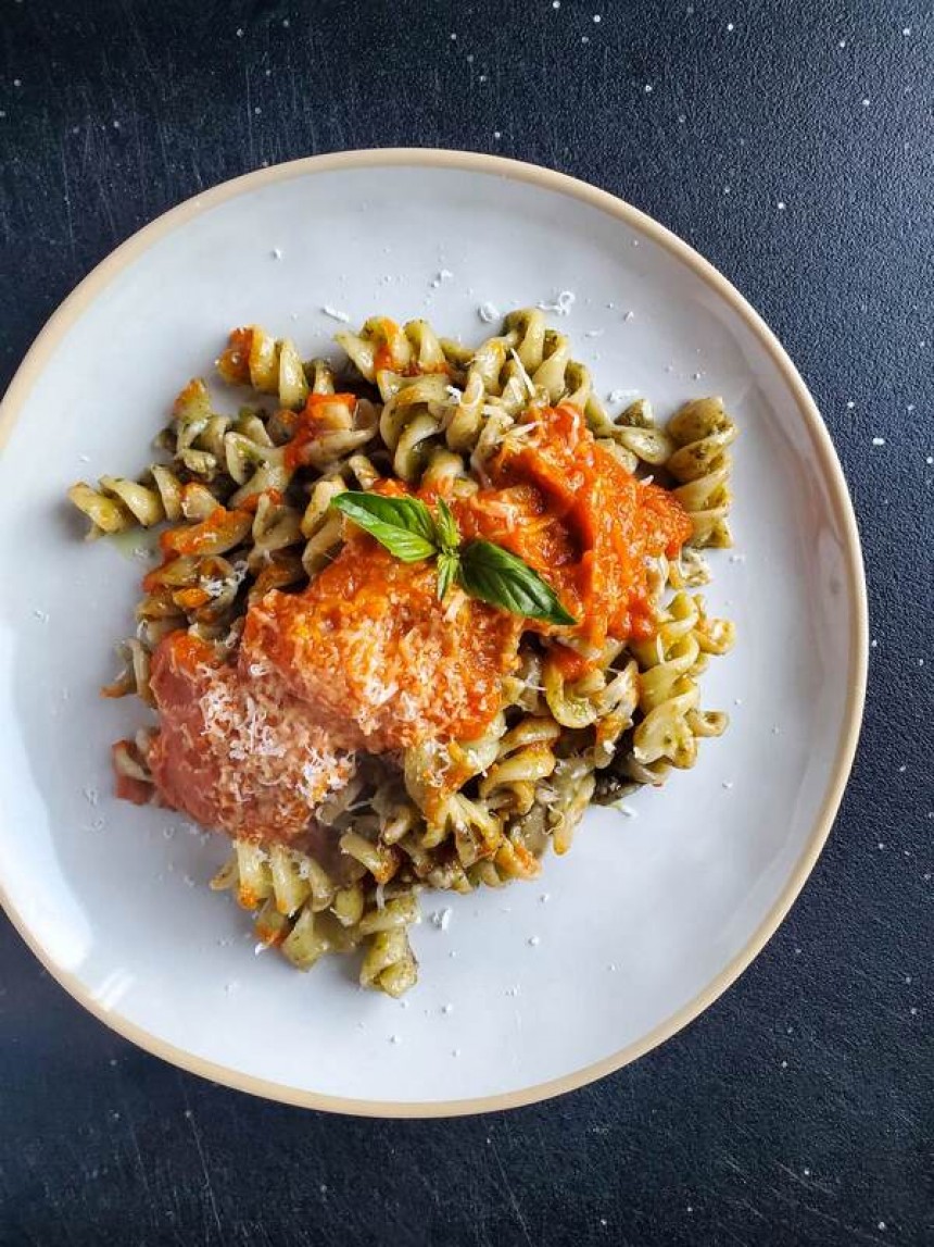 Pesto Rotini with Roasted Red Pepper Sauce