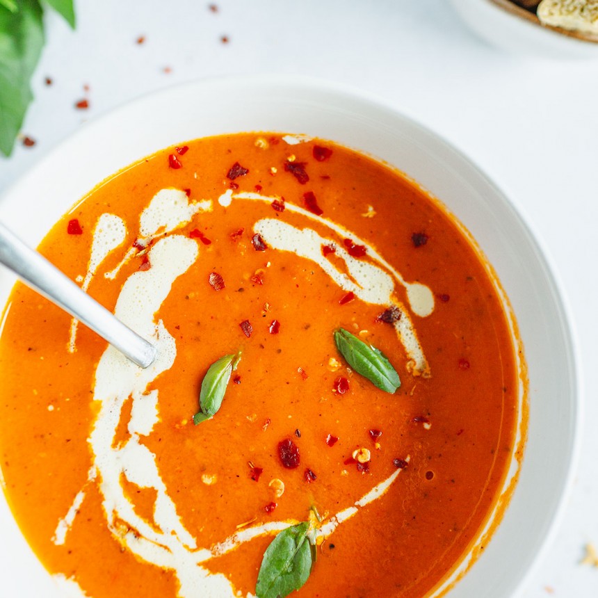Creamy Vegan Roasted Tomato Soup