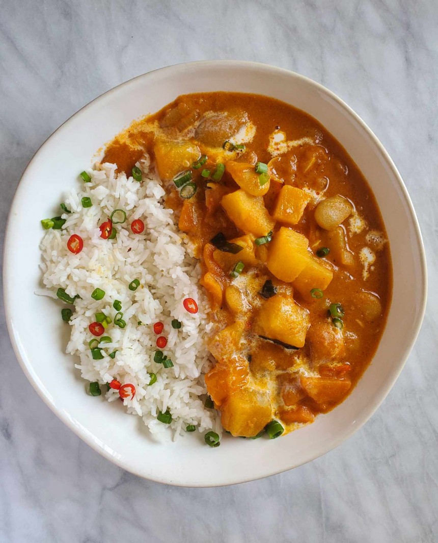 Spicy Coconut Tater & Butter Bean Red Curry