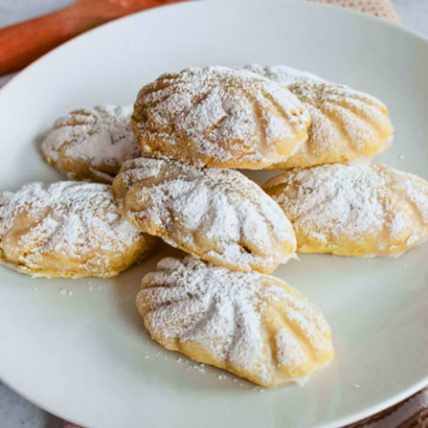 Lebanese Maamoul Cookies (Pistachio Stuf...