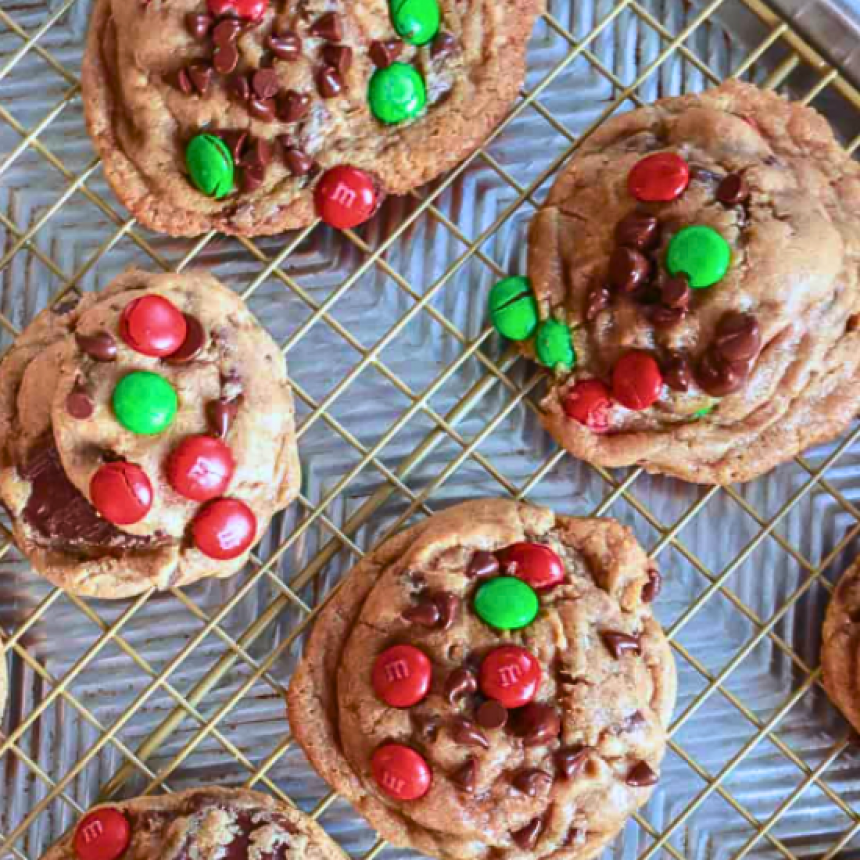 M&M Christmas Cookies