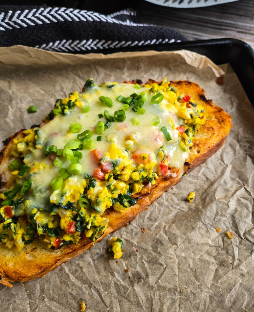 Cheesy Spinach Scram Toastie