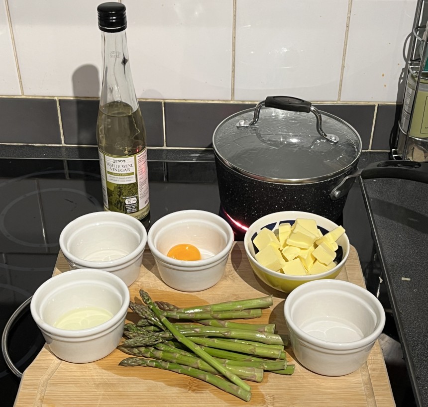 Asparagus with Hollandaise Sauce