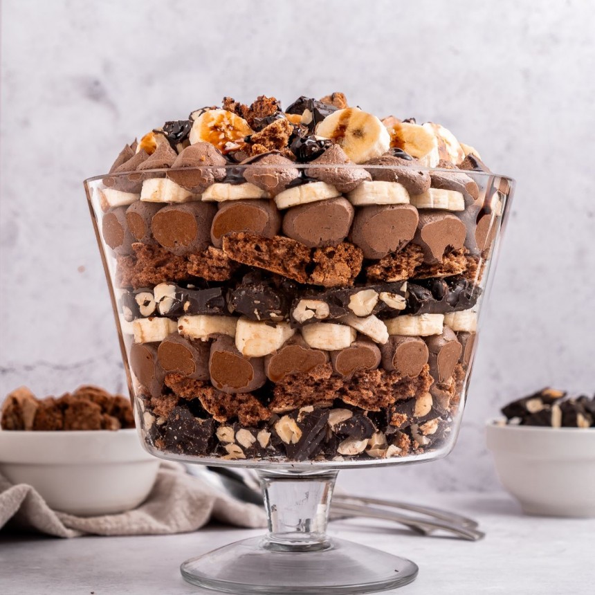 Chocolate Trifle With Bananas and Cashew...