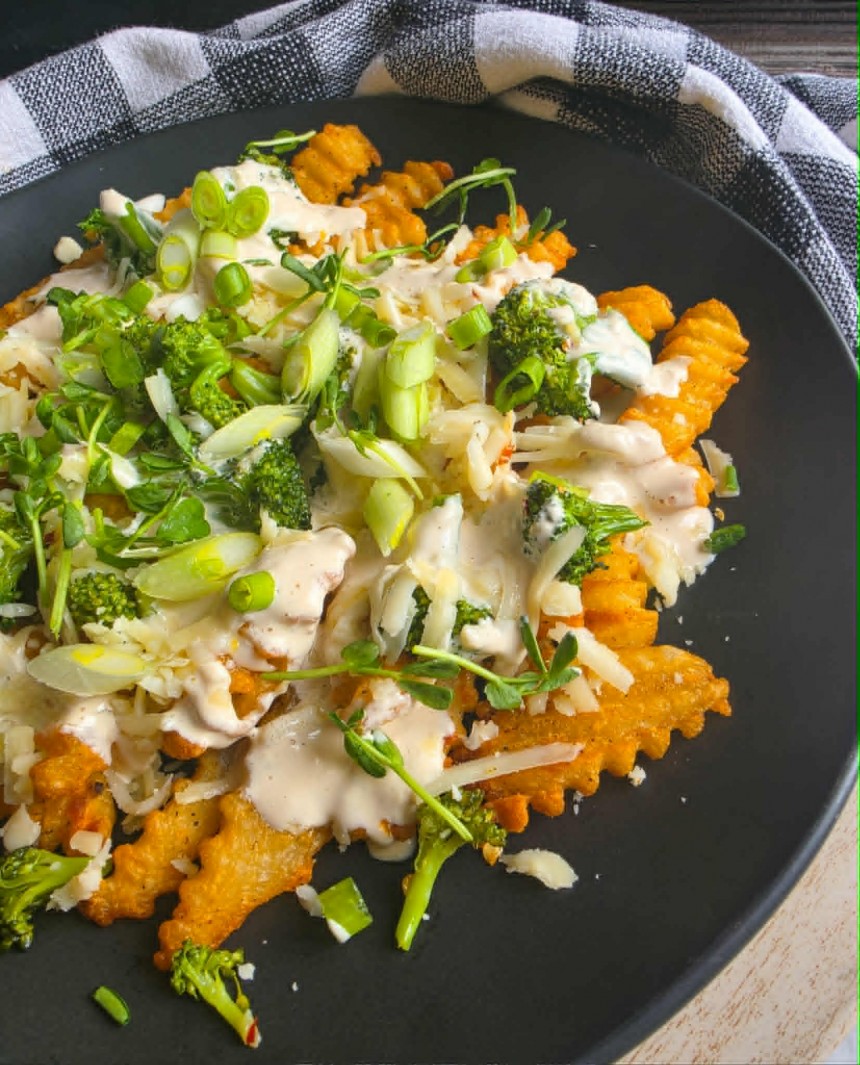 Cheesy Broccoli Queso Fries