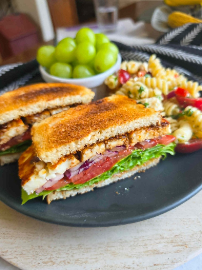 Fried Halloumi Sandwiches