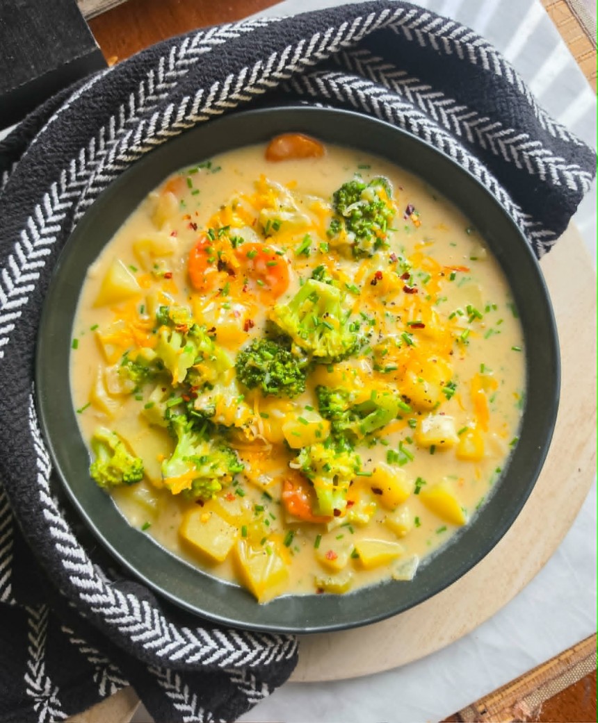 Creamy Potato, Broccoli & Cheese Soup