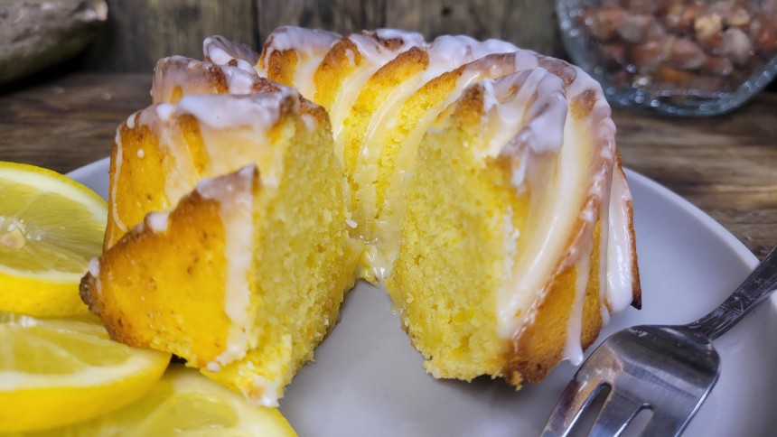 Lemon Pulp Bundt Cake