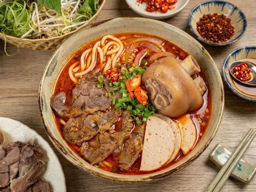 Bun Bo Hue Recipe - Vietnamese Spicy Bee...
