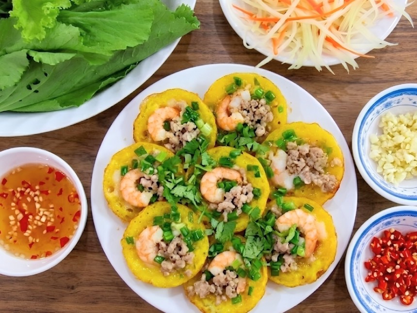 Banh Khot Recipe - Vietnamese Savory Min...